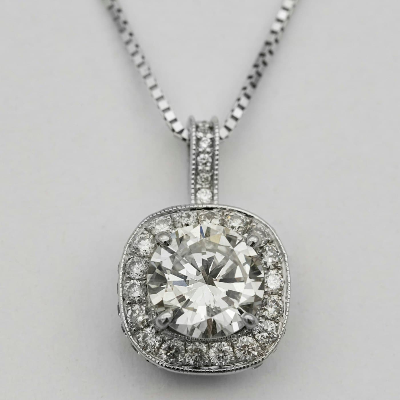 Cushion halo pendant